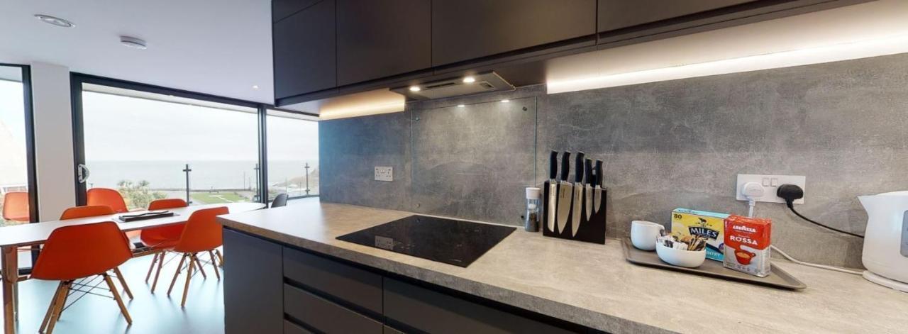 3 The View Apartments Ilfracombe - Hot Tub, Parking, Lift, Ev Bagian luar foto