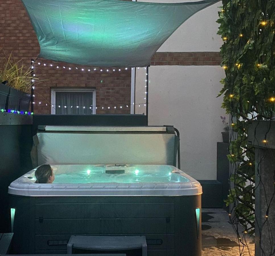 3 The View Apartments Ilfracombe - Hot Tub, Parking, Lift, Ev Bagian luar foto
