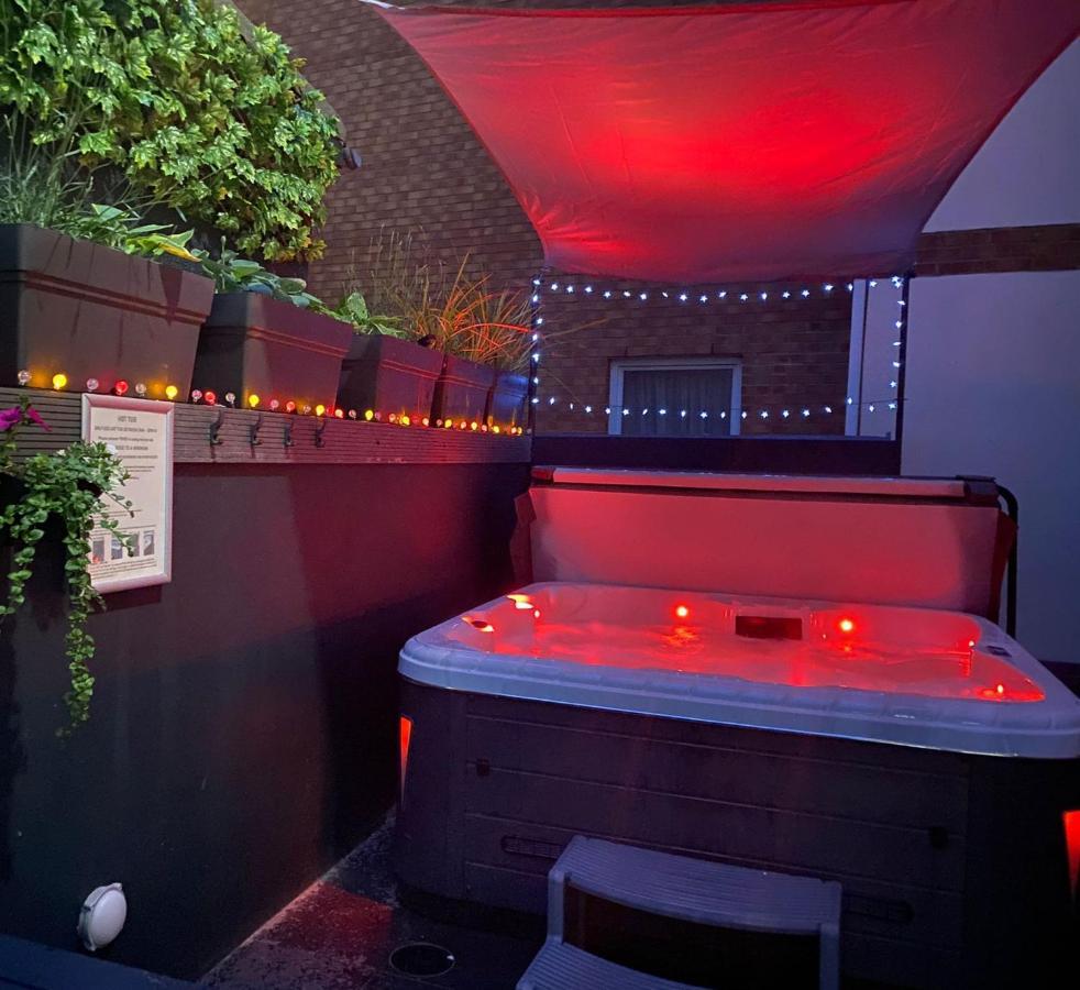 3 The View Apartments Ilfracombe - Hot Tub, Parking, Lift, Ev Bagian luar foto