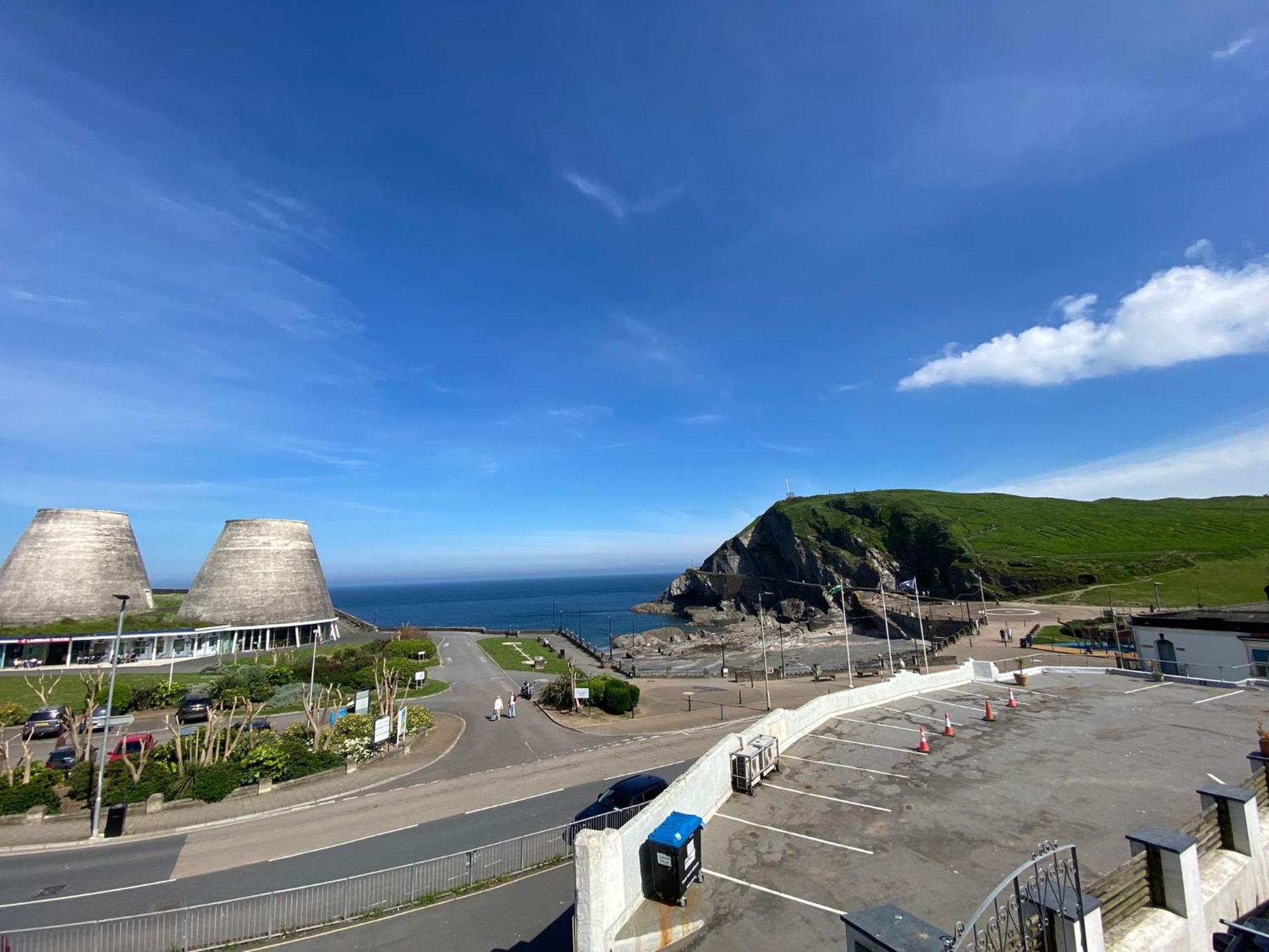 3 The View Apartments Ilfracombe - Hot Tub, Parking, Lift, Ev Bagian luar foto