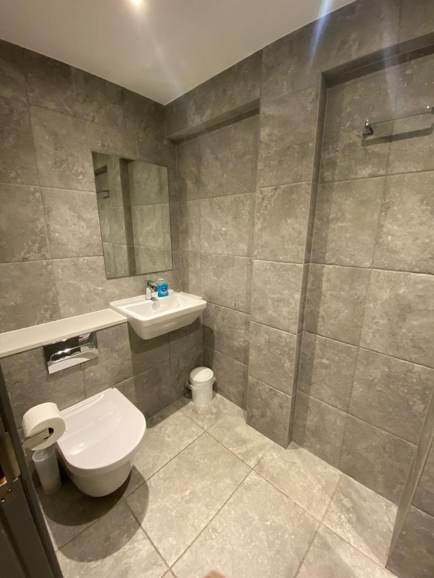 3 The View Apartments Ilfracombe - Hot Tub, Parking, Lift, Ev Bagian luar foto