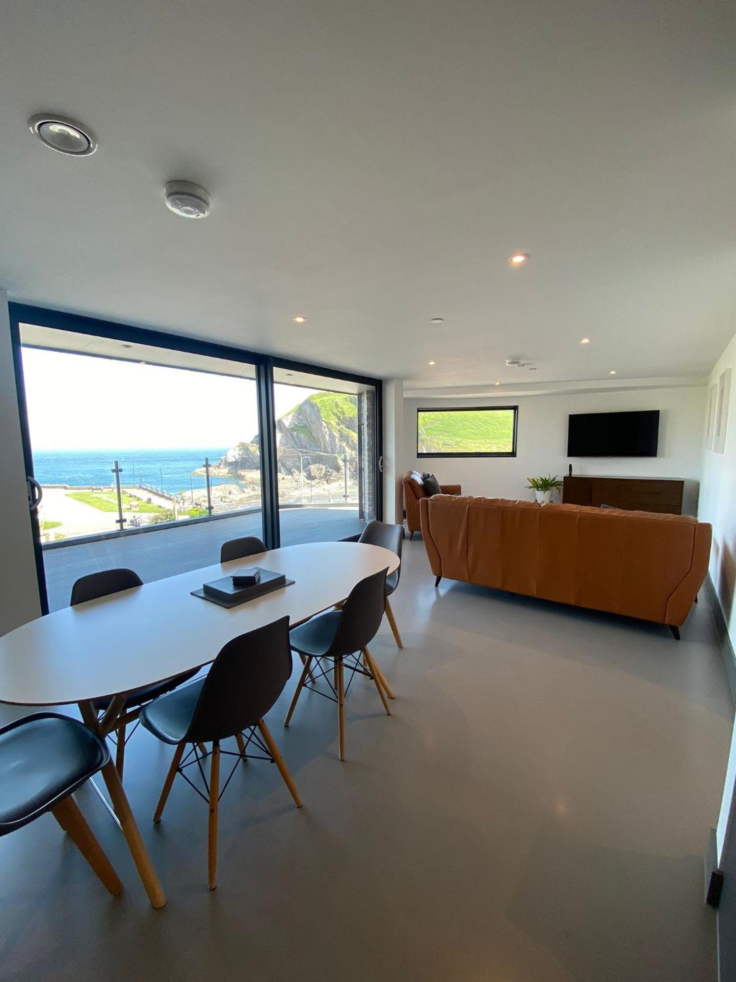 3 The View Apartments Ilfracombe - Hot Tub, Parking, Lift, Ev Bagian luar foto