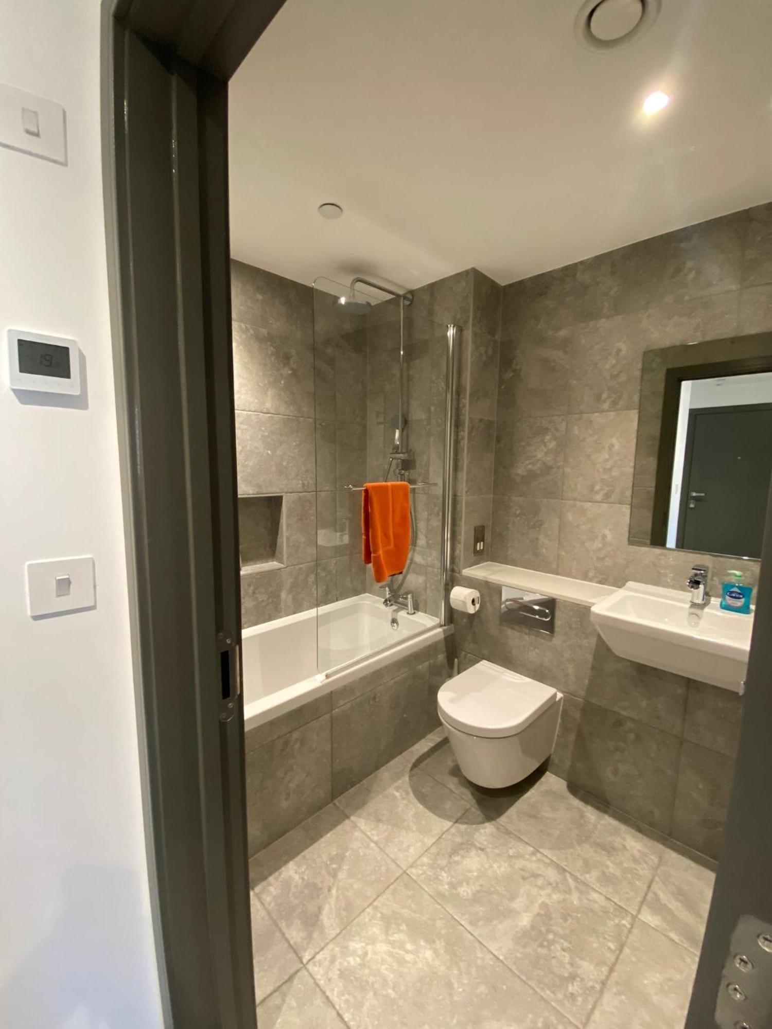 3 The View Apartments Ilfracombe - Hot Tub, Parking, Lift, Ev Bagian luar foto